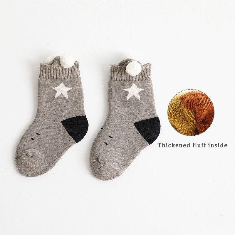 Zimowe ciepłe skarpetki dla noworodków śliczne pompon wełna jagnięca chłopcy dziewczęta skarpetki niemowlę maluch skarpetki podłogowe 0-1Y: szary