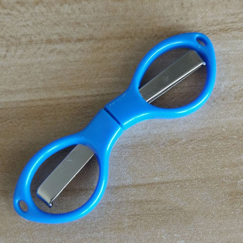 1Pcs Folding Camping Stainless Steel Scissors Keychain Fishing Scissor Pocket Mini Cutter Crafts Sewing Safe: Blue Plastic hd