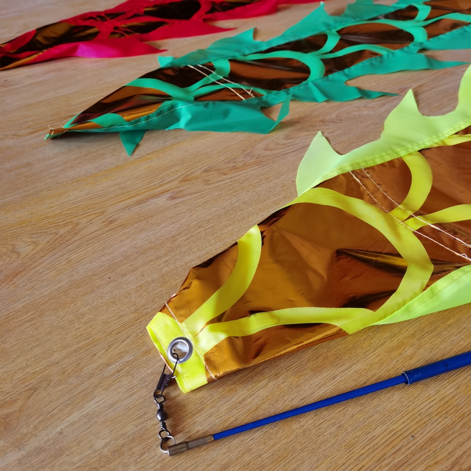 Conjunto de Baile de cinta de dragón chino con estampado dorado, accesorios de rendimiento de Festival de varilla, productos divertidos de Fitness, rojo, 2 metros