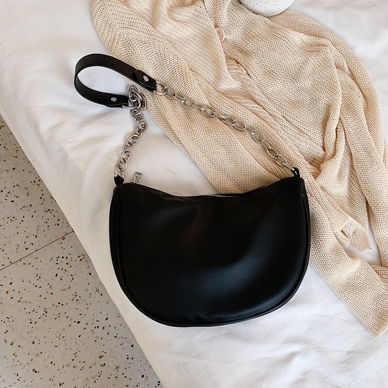 [bxx] kedja högkapacitet pu-läder crossbody-väskor för kvinnor axelhandväska kvinnlig resväska väska  hm141: Svart