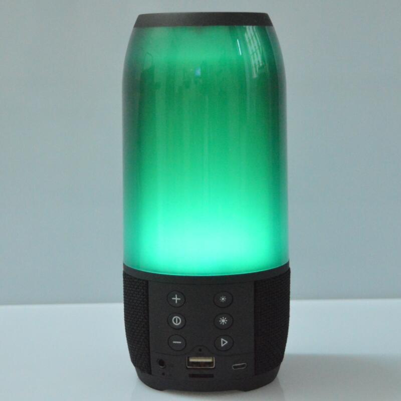 Kleurrijke Lamp Bluetooth Speaker Outdoor Mini Draagbare Draadloze Muziek Speakers Card Kleine Subwoofer ColumnsF4075A: hei