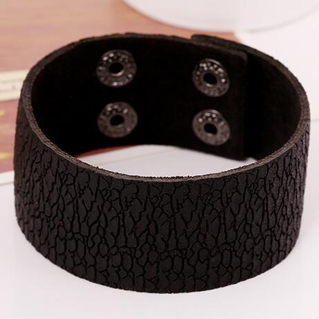 Punk Zwart Bruin Brede Lederen Polsbandjes Manchet Armband Gothic Casual Vrouwen Mannen Biker Eenvoudige Charme Bangle Vintage Sieraden: Crack Black