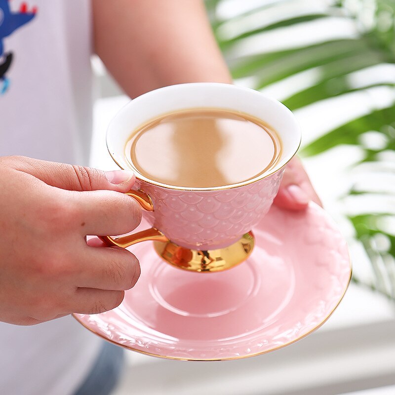 Juego de Taza de Café de Cerámica y platillo de lujo, , tazas de té de la tarde, taza de leche para el desayuno, plato perfumado con cuchara, de Navidad