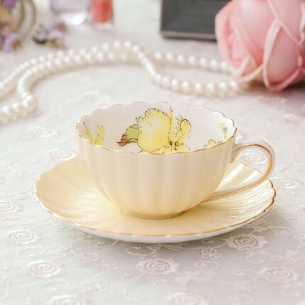 High Tea Set Espresso Cups European Coffee Cup Set Ceramic Reusable Crockery Tazas Para Cafe Ceramic Cup Saucer Set Home LZI066: Cup A