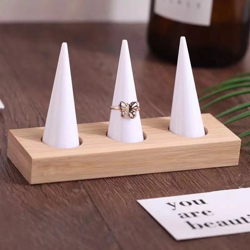 Natural Wood Cone Shape Finger Ring Stand Jewelry Display Holder Showcase Display Stands Rings Bracelet Jewelry Tray