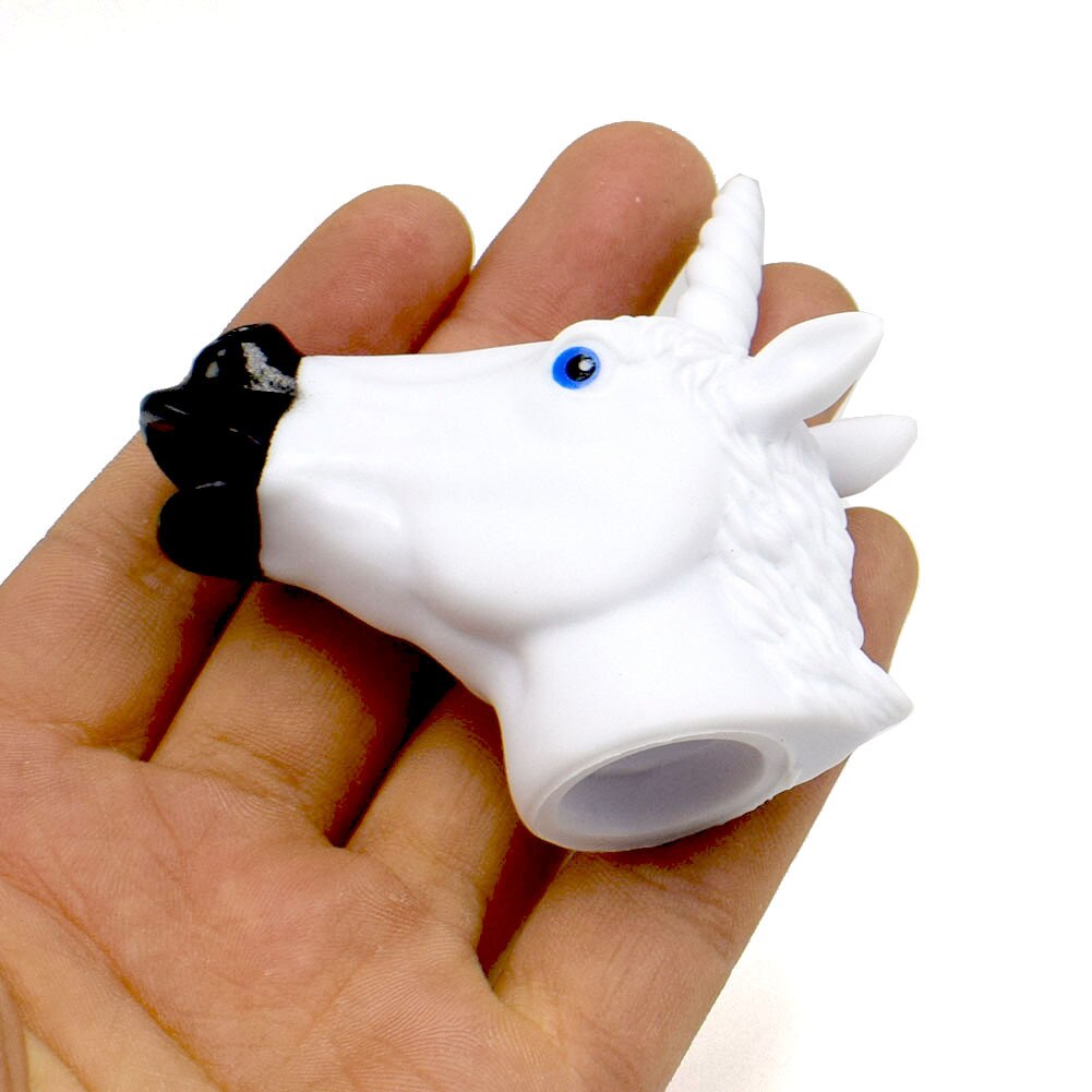 Novelty Funny Four-legged Pegasus Finger Puppet Knuckles Around The Small Hand Model Halloween Toys