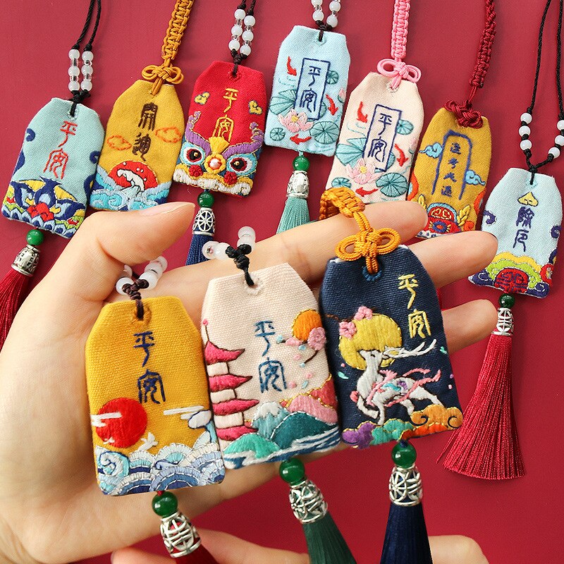 Omamori Kruissteek Hazelin Diy Borduren Handwerken Kruissteek Accessoires Handwerken Beschermende Talisman Sieraden Hanger