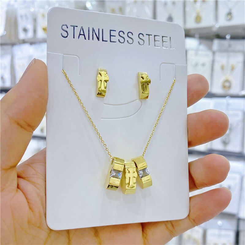 Lucky Female Cross Crystal Pendants Box Chain Necklaces 5A Shiny Zirconia Choker Necklaces Jewelry For Women Girls: Gold