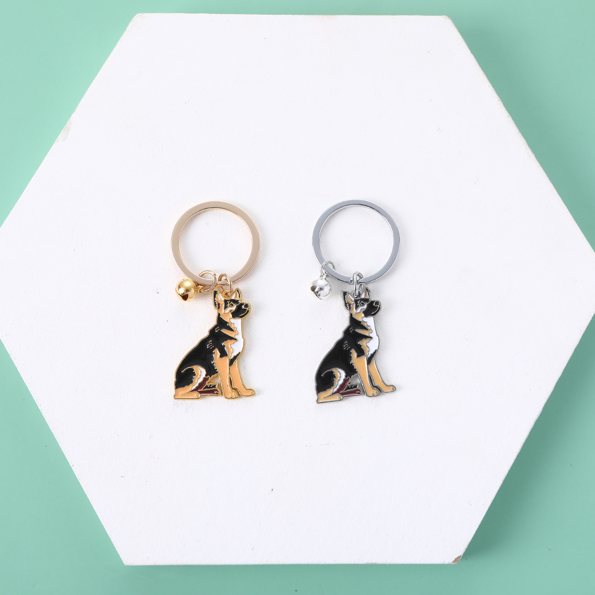Pet German shepherd dog Keychain Dog Pendant Animal Bell Enamel Keyring Women Bag Jewelry Girls