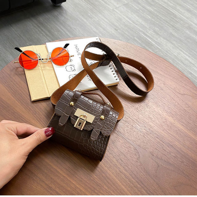 Stijl Kleine Taille Tas, Vrouwen Trim Taille Modieuze En Veelzijdige Borst Zak, pin Gesp Riem Decoratie Non Geperforeerde: Dark Brown