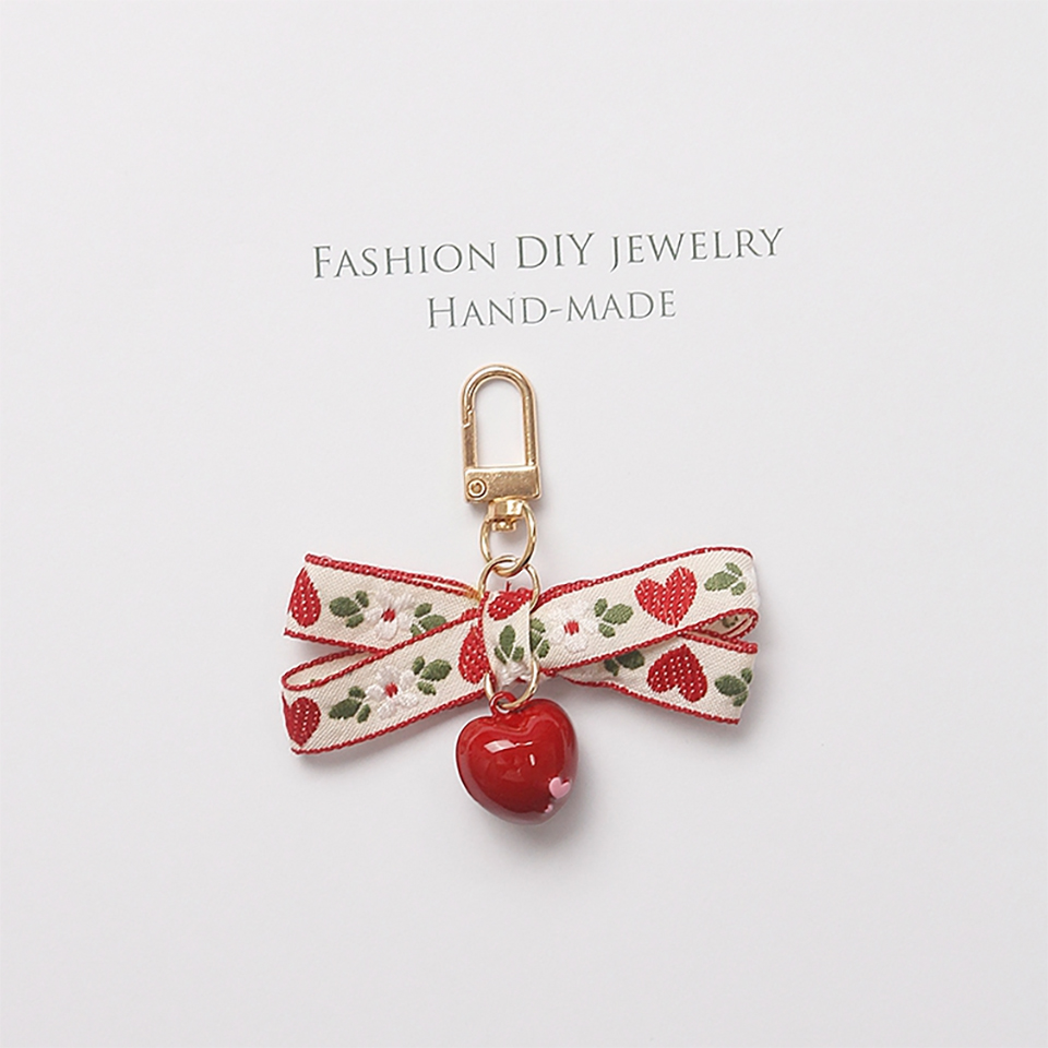 Cute Japansese phone Wrist Strap Lanyards for iPhone Samsung Strawberry Heart Bell Decor Mobile Phone Strap Rope Phone Charm
