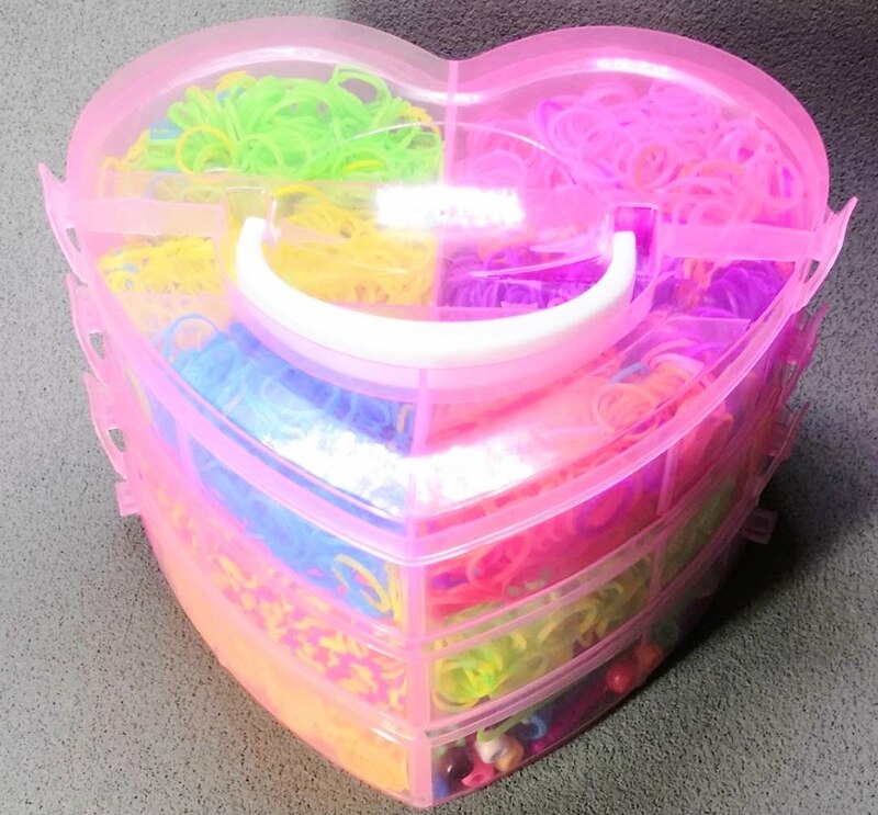 4000pcs Kinderen Rainbow Rubber Band Kits Ambachtelijke Speelgoed Hart Box Drie Lagen Elastische Armband Lint Gebreide Cijfers Bedels Craft