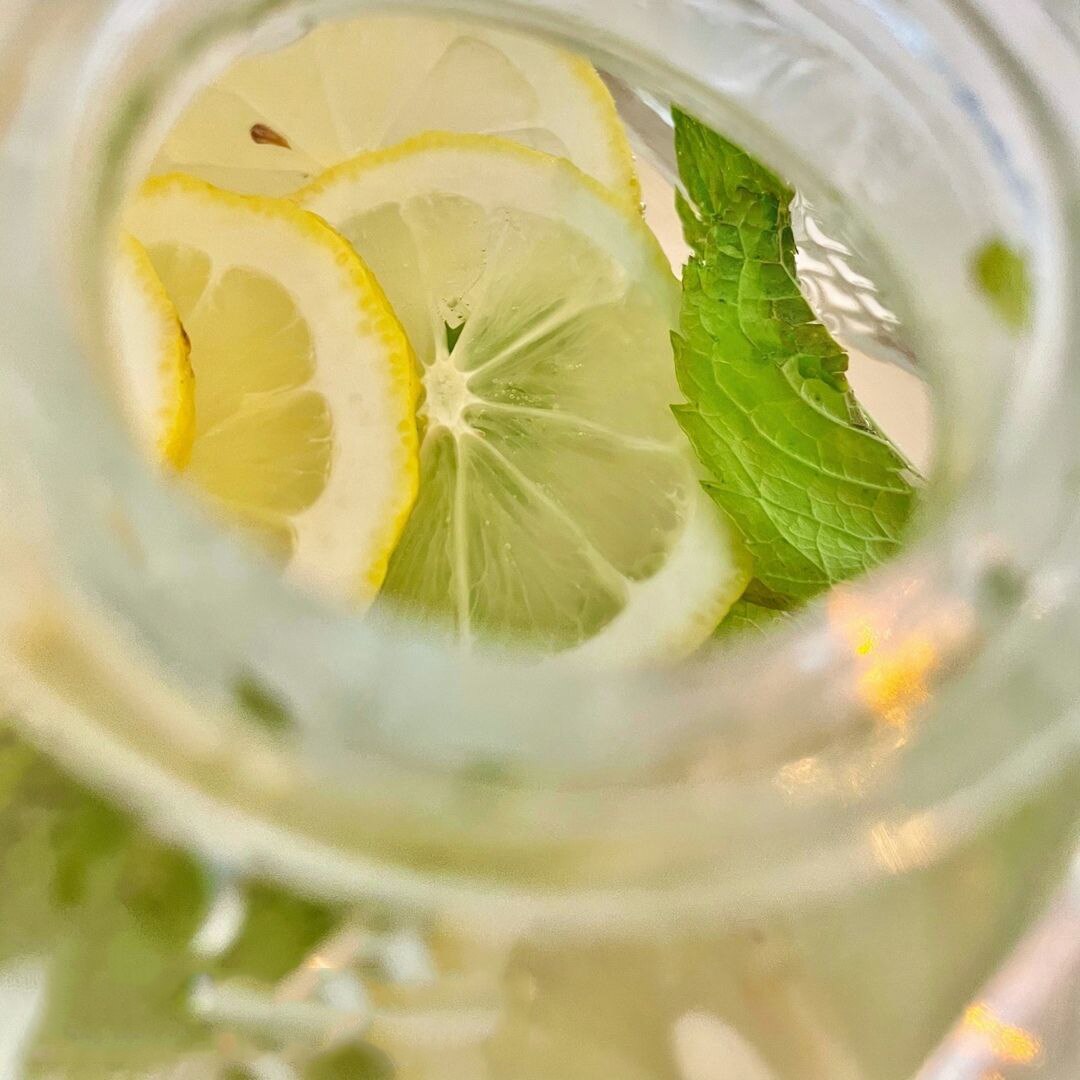 1000ml Water Pitcher High Capacity Glass Water Jar Juice Lemonade Cold Water Transparent Office Wine Beer Teapot with Faucet