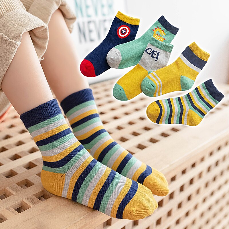 Baby jungen Baumwolle Socken Schüler Socken Boden freundlicher Nette dinosaurier streifen Socken Herbst Winter Frühling Art Mädchen Sport Socke