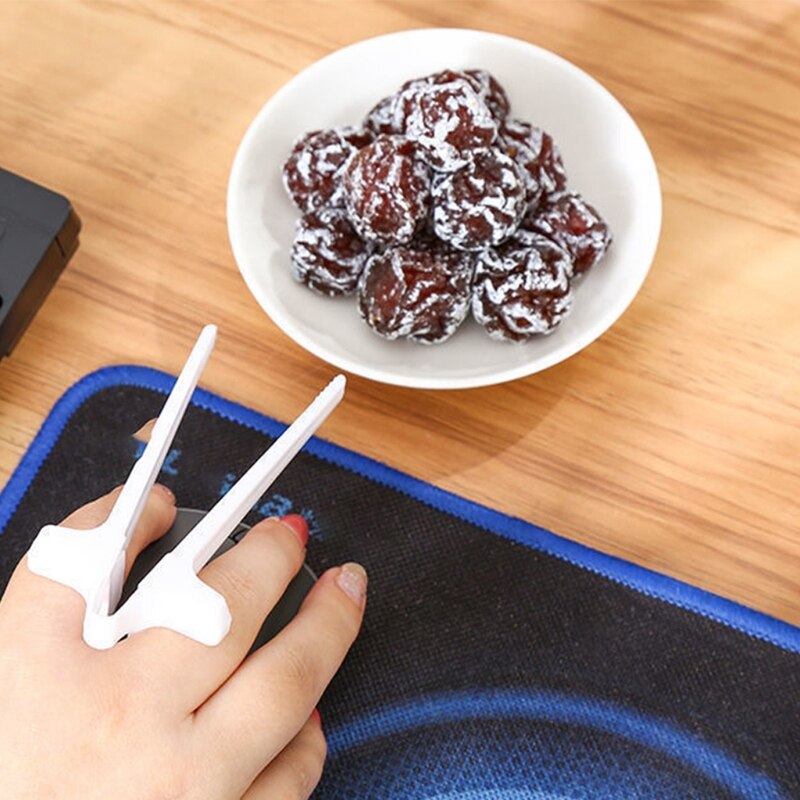 Finger Stäbchen für Gamer Spielen Snack Clips Kunststoff Finger Essstäbchen Snack Finger Zange Spielen Snack Finger Werkzeug Faul Artefakt Assistent Liefert Nicht Schmutzig Hand Freies-Hände Küche Zubehör