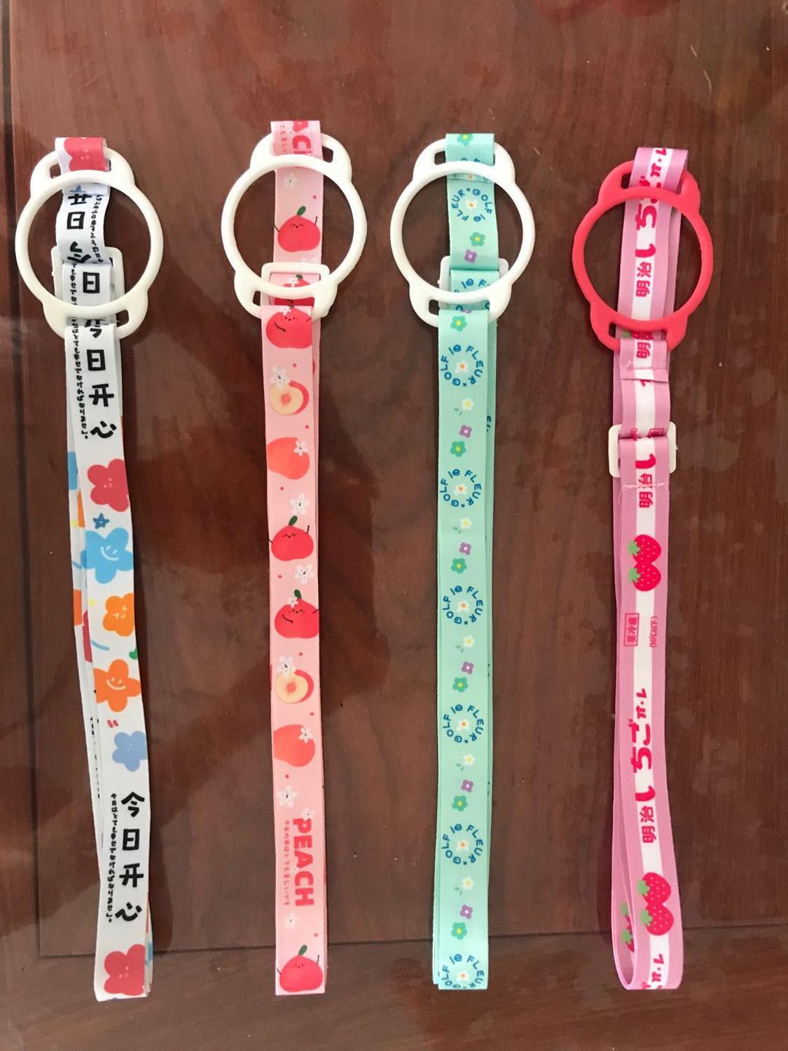 480ml Plastic Water Bottle Tour Drinking Bottle Yakult Shape Cute Kawaii Milk Carton Shaker Bottle for Kids/Girl/Adult BPA Free: Random straps