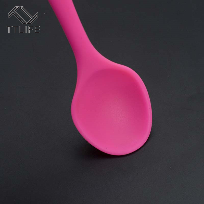 Ttlife hemanvändning mini silikonsked färgglada värmebeständiga skedar köksredskap matlagningsredskap slumpmässig färg 20.5*4.5cm