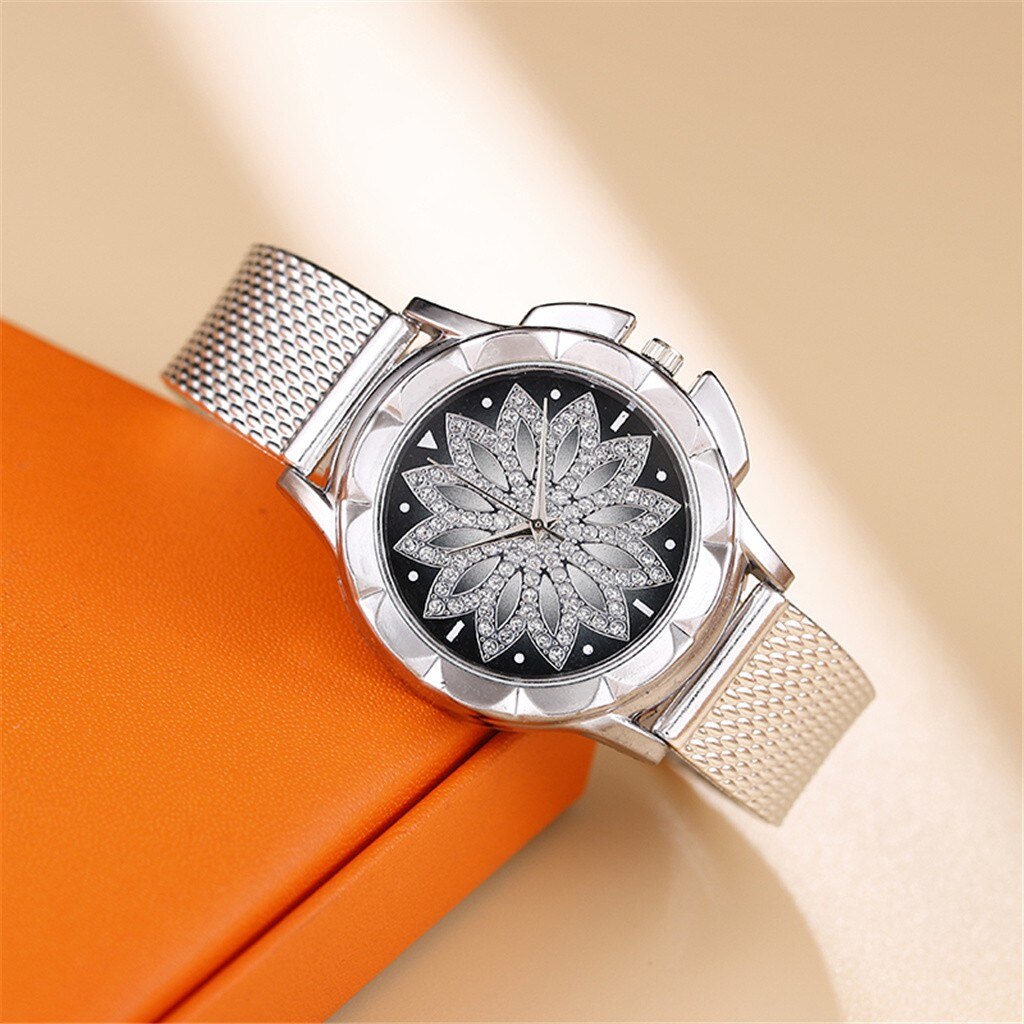 Mode Vrouwen Horloge Creatieve De Top Dames Stalen Riem Horloge Wilde Lady Horloges Vrouwelijke Klok Relogio Feminino