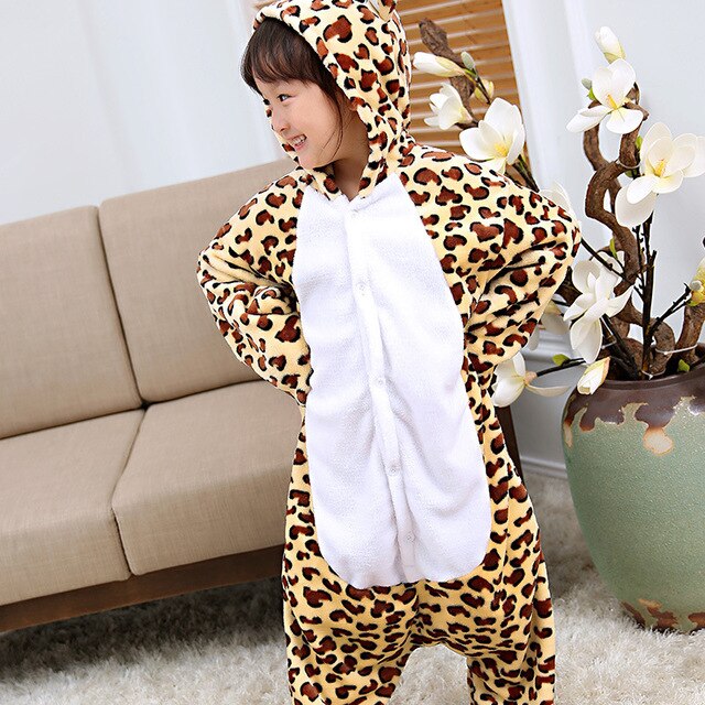 Zachte Leopard Bear Kids Kigurumi Animal Pyjama Rompers Flanel Een stuk Nachtkleding Jongens Cosplay Party Halloween Kostuum Jumpsuit