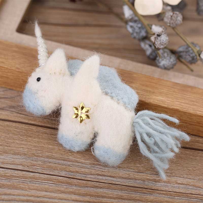 Hecho a mano precioso unicornio caballo lana aguja Kit de fieltro acabado decoración del hogar mujeres niñas bolso colgante accesorio: Blue Unicorn
