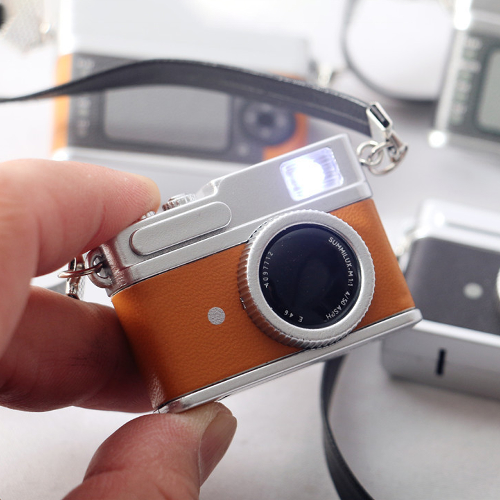 1pc Mini Camera Model Sleutelhanger Retro Camcorder Miniatuur Decor Kan Schijnen Sleutelhanger voor Poppen Camera Geluid Lichteffecten Sleutelhanger