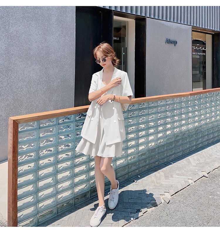 Conjuntos de dos piezas para mujer, Blazer y elegantes faldas para mujer, traje suelto de manga corta, chaqueta Mini plisada, trajes coreanos: Blanco / M
