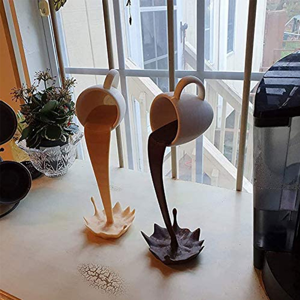 Floating Spilling Coffee Cup Sculpture Spilling Magic Pouring Splash Coffee Mug Home Decoration Kitchen Decoration