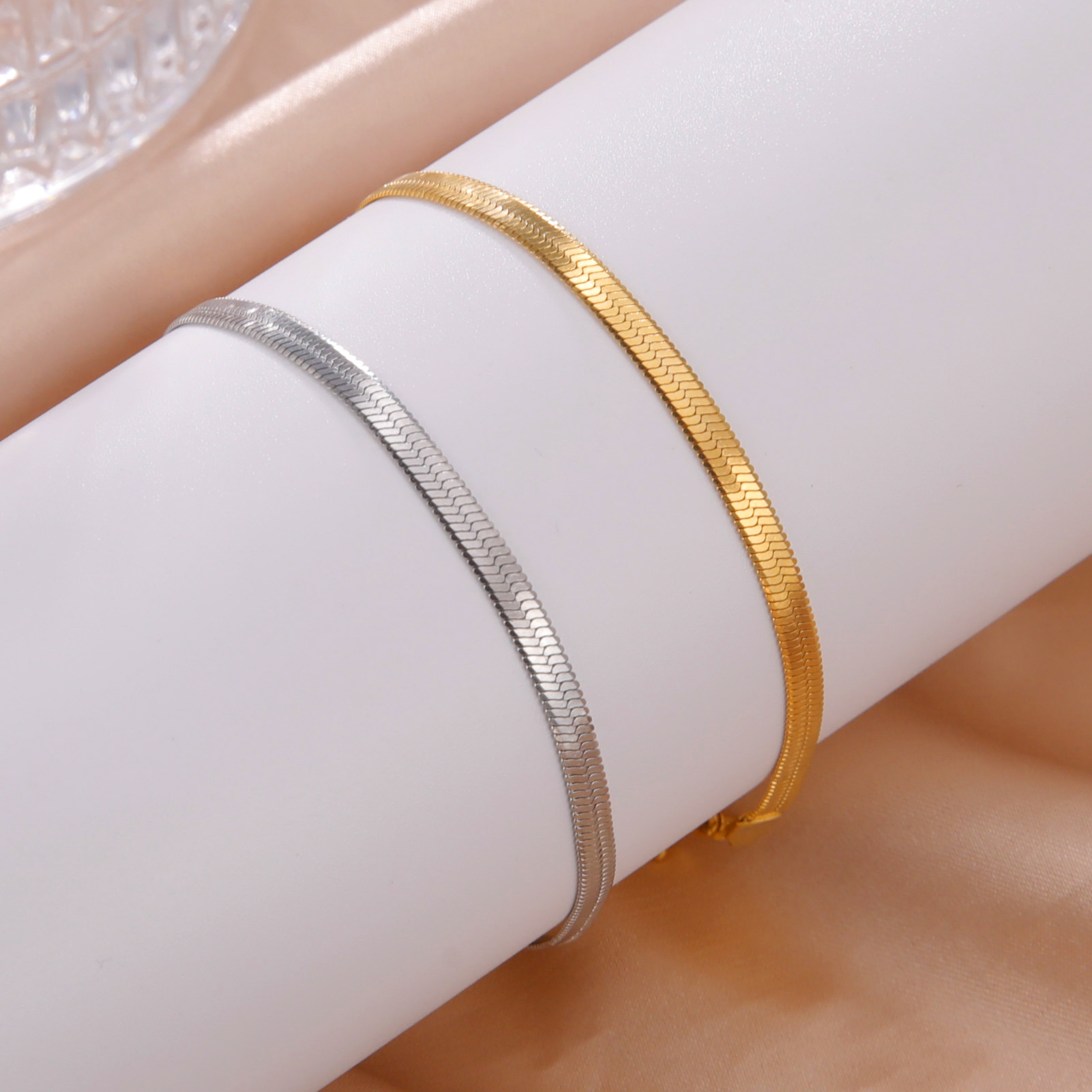 Cazador-pulsera de cadena de serpiente de acero inoxidable para mujer, pulseras minimalistas de amistad de Color dorado, joyería de , del día de la madre