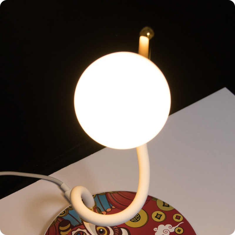 Dæmpbar hjemmekontor led bordlampe læsenatlys drejelig med telefon trådløs opladerfunktion