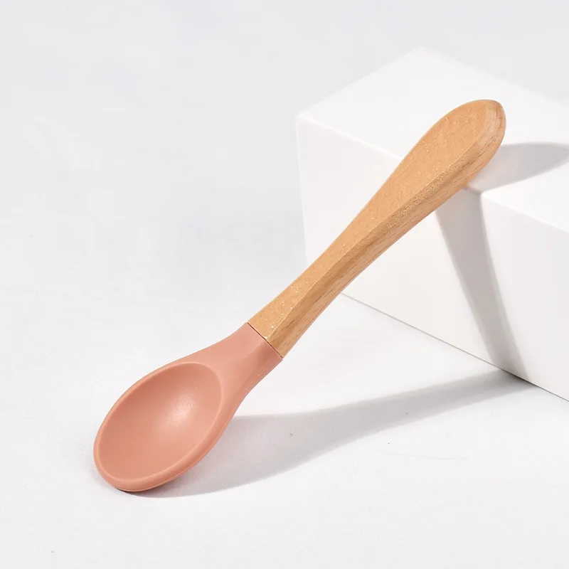 Lusikat vauvan ruokintalusikkahaarukka puinen kahva lusikkahaarukkasetti pehmeä silikonikärkinen lusikkahaarukka bpa-vapaa elintarvikelaatuinen vauva taaperoille: Valkoinen