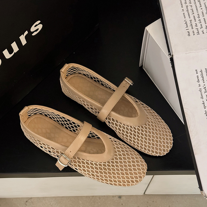 Sommer Netz Schuhe Frauen atmungsaktive Sandalen neue hohle Einzels chuhe Frauen runden Kopf flach ein Wort Schnalle Sandalen: Beige / 42