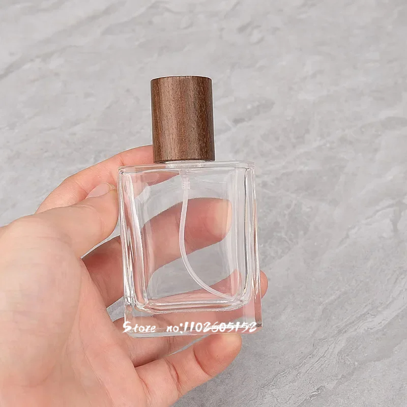 10 stuks 30ml/50ml parfumflesjes vierkant glazen draagbare sprayflesjes grote inhoud vervangende lege flesjes walnoot: Plastic / Donker kaki