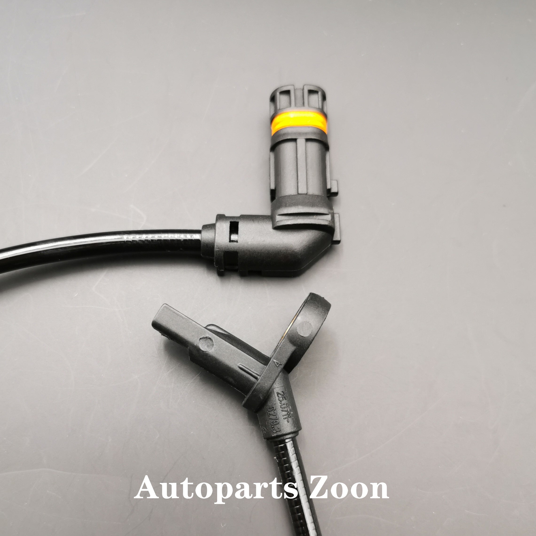 ABS Wheel Speed Sensor For Mercedes-Benz W251, V251 R 320 CDI 4-Matic R 350 CDI/CGI 4-matic 2514404937 2515400817 2519055700