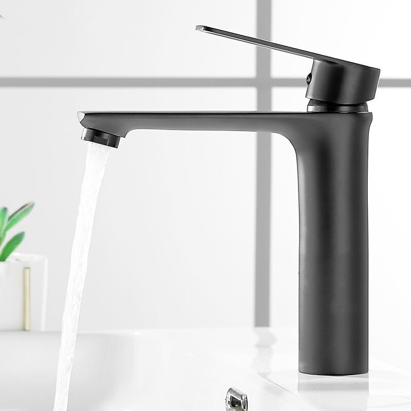 Bathroom Faucet And Cold Water Mixer Tap Sink Faucet Black Golden Color Toilet Tapware Bathroom Accessories: Black short