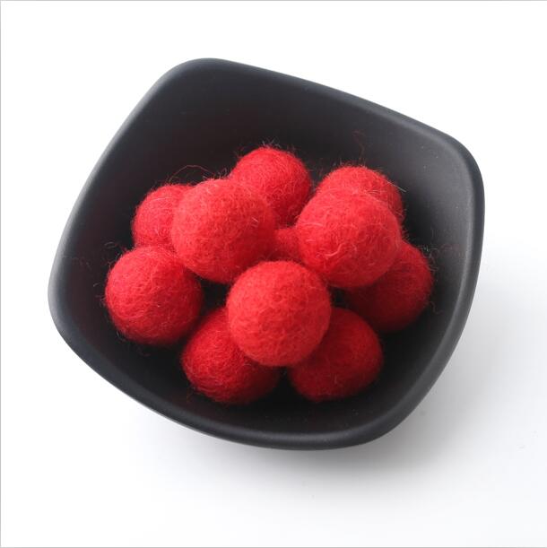 10pc/ settiä 20mm pyöreää villahuopapalloa villa pom pom helmiä 18 väriä tee-se-itse askartelu flocking pallo villapallot korut tehdä sormus helistin: Punainen