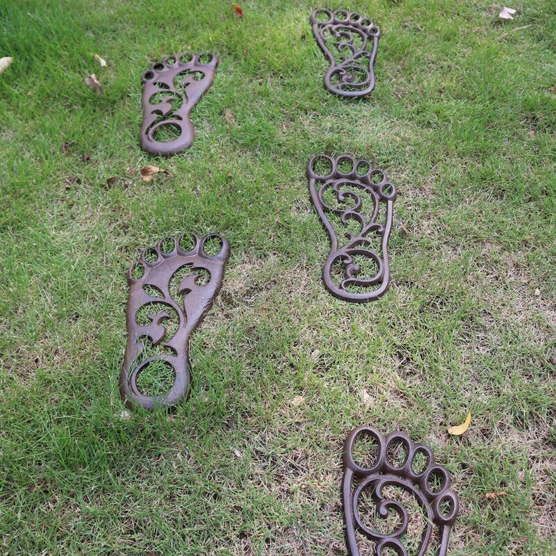 Vintage Hollow Foot Shaped Cast Iron Outdoor Garden Courtyyard Decor Grass Lawn Protect Walk on Floor Mat Pad Home Outdoor Decor