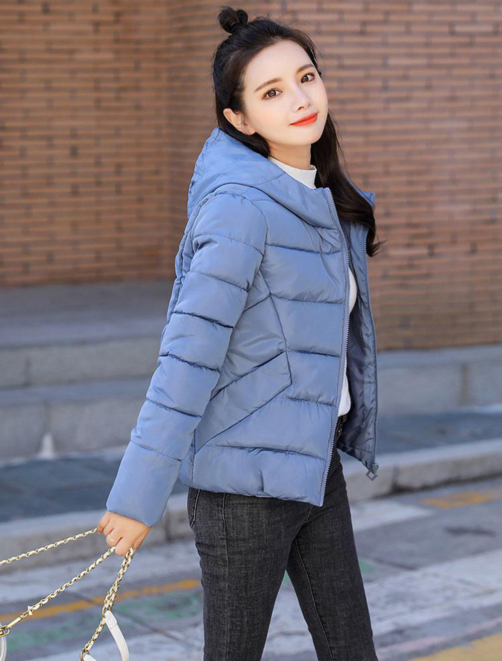 Goedkope klassieke dames winterjas, katoenen jas, zachte waterdichte dames winterjas van katoen met capuchon.