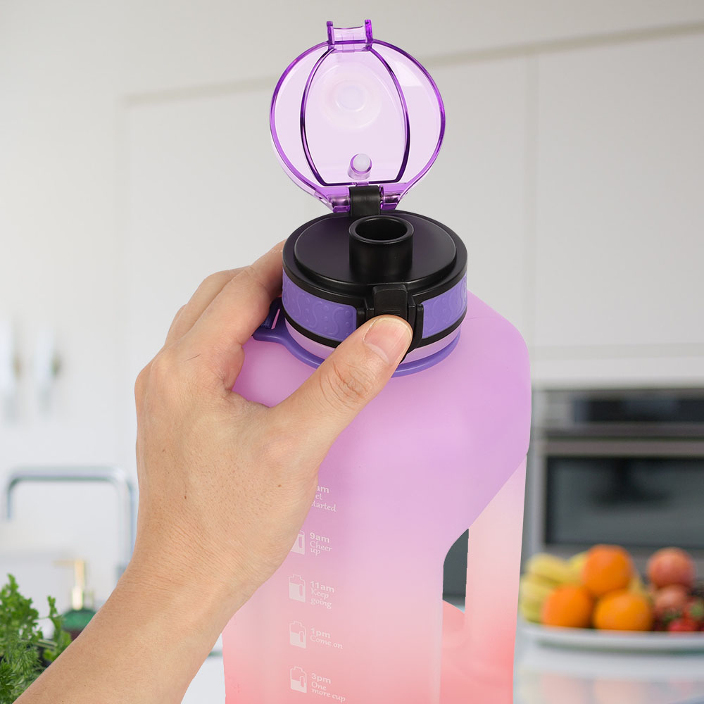 Grote waterfles 2,2 liter met handvat Tijdmarkering, rietje lekvrij halve gallon grote capaciteit enorme kruik voor training gym fitness