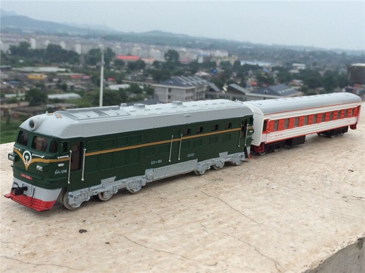 High simulation train model.1:87 scale alloy pull back Double train, passenger compartment,metal toy cars: 1