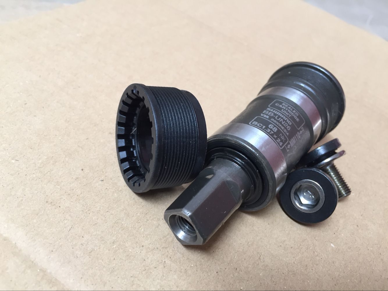 BSA BB-UN26 68 mm 110 mm bottom bracket chain box mount bicycle BB