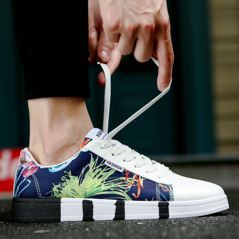 Graffiti solide sko snøre udendørs gåture letvægts mænd sko sports udendørs sneakers lav top skateboard sko