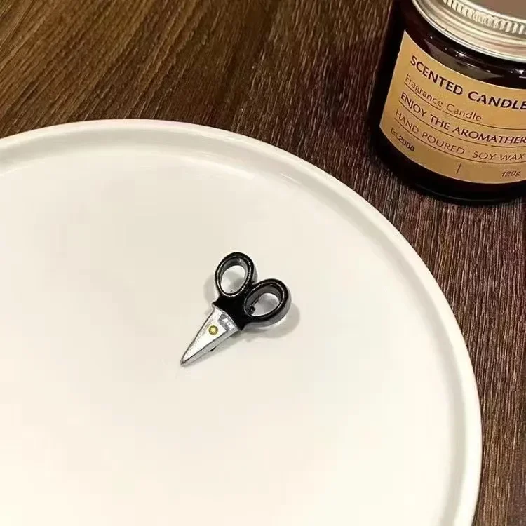 Pinces à cheveux couteau d'émulation, , drôle et , ampoule Emoji, épingles à cheveux, pince à bec de canard, accessoires pour cheveux pour filles, pince à frange latérale: GRIS