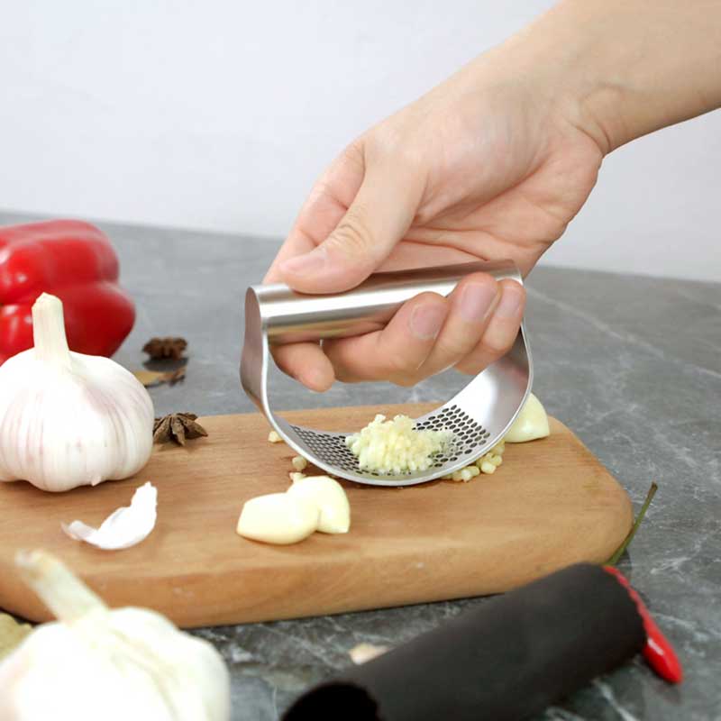 Stainless steel rocker swing garlic crusher mincer chopper arc kitchen tool mini and easy to use