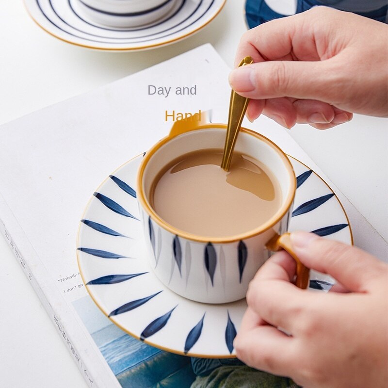 Ettermiddag kopper og underfat nordisk hjem blomsterkopper keramikk kaffe melkekopper underglasur farger kaffe porselen kopper kjøkkenutstyr
