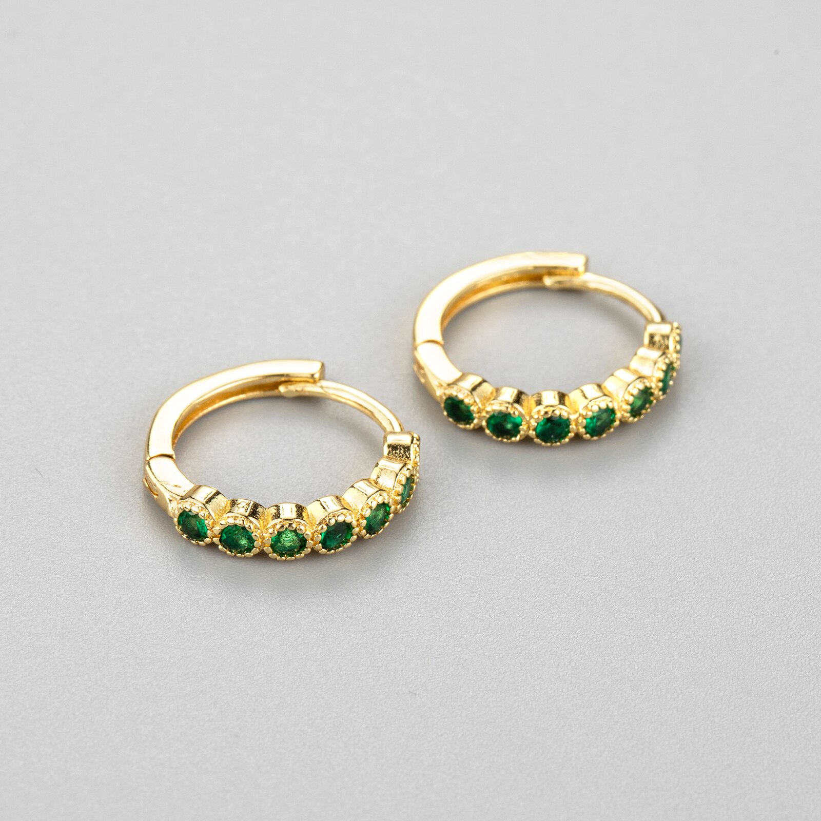 Sipengjel Eenvoudige Groene Zircons Klinknagel Ronde Oorringen Persoonlijkheid Goud Zilver Kleur Huggies Piercing Oorbellen Voor Vrouwen