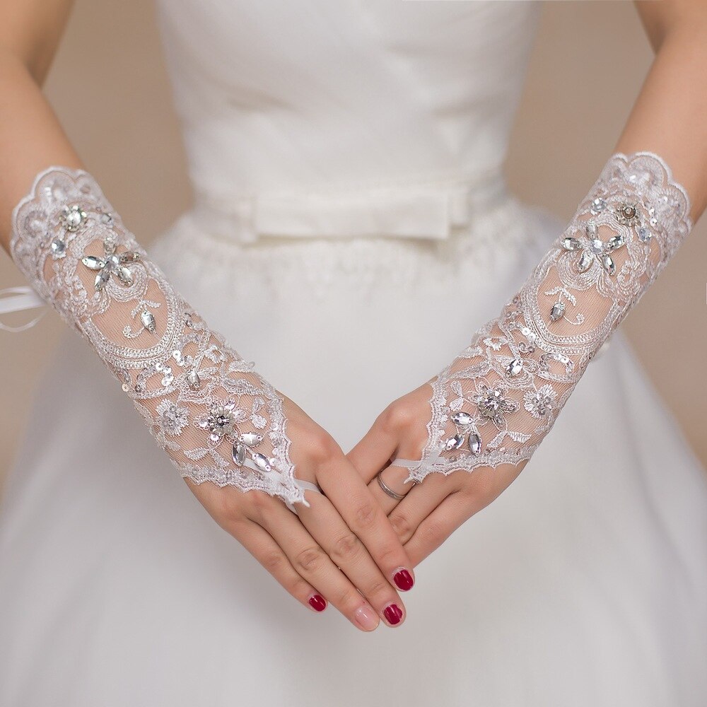 Gants de mariée courts en dentelle ivoire, sans doigts, strass blancs, paillettes, bon marché, accessoires de mariage, tendance