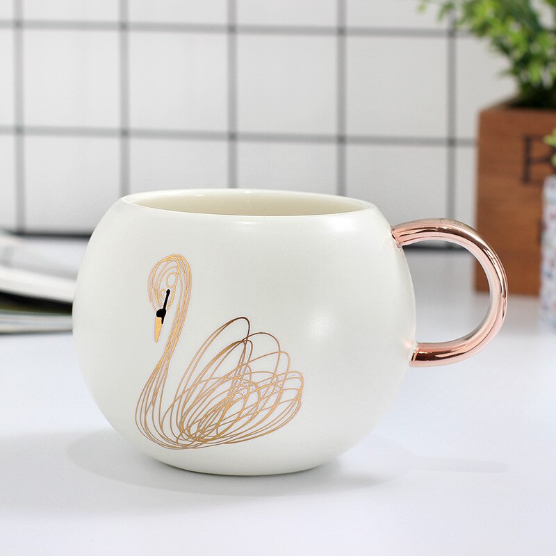 Kaffekrus tumbler keramisk kop med svanemønster krus kaffekop rejsekrus glasmumin til elskere kaffekopper og krus: Hvid