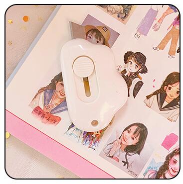 AiKEEN Cute Clouds Art Knife Mini Portable Utility Knife Express Box Paper Cutter Craft Wrapping Refillable Blade Stationery: white