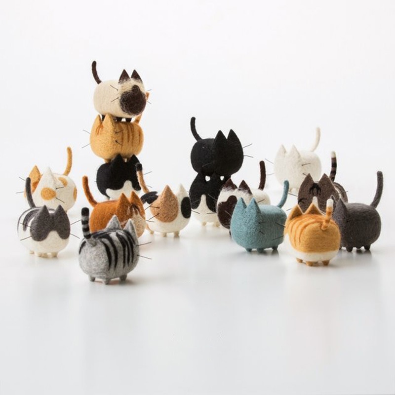 2 Pieces Cute Animal Cat DIY Wool Felt Kit Needle Poked Knitting Material Package Handmade Sewing Art Craft Home Decor