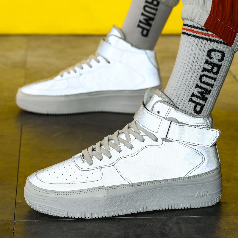 Joggesko menn natt djevel kameleon høy topp fottøy sapatos masculino sommer pustende chaussures pour hommes